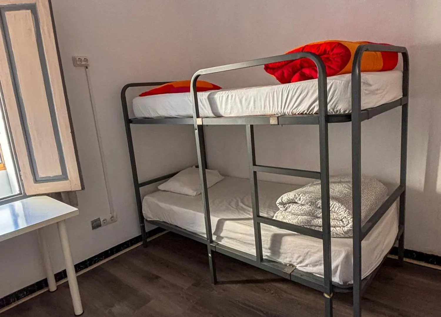 Tarragona Hostel 0*,